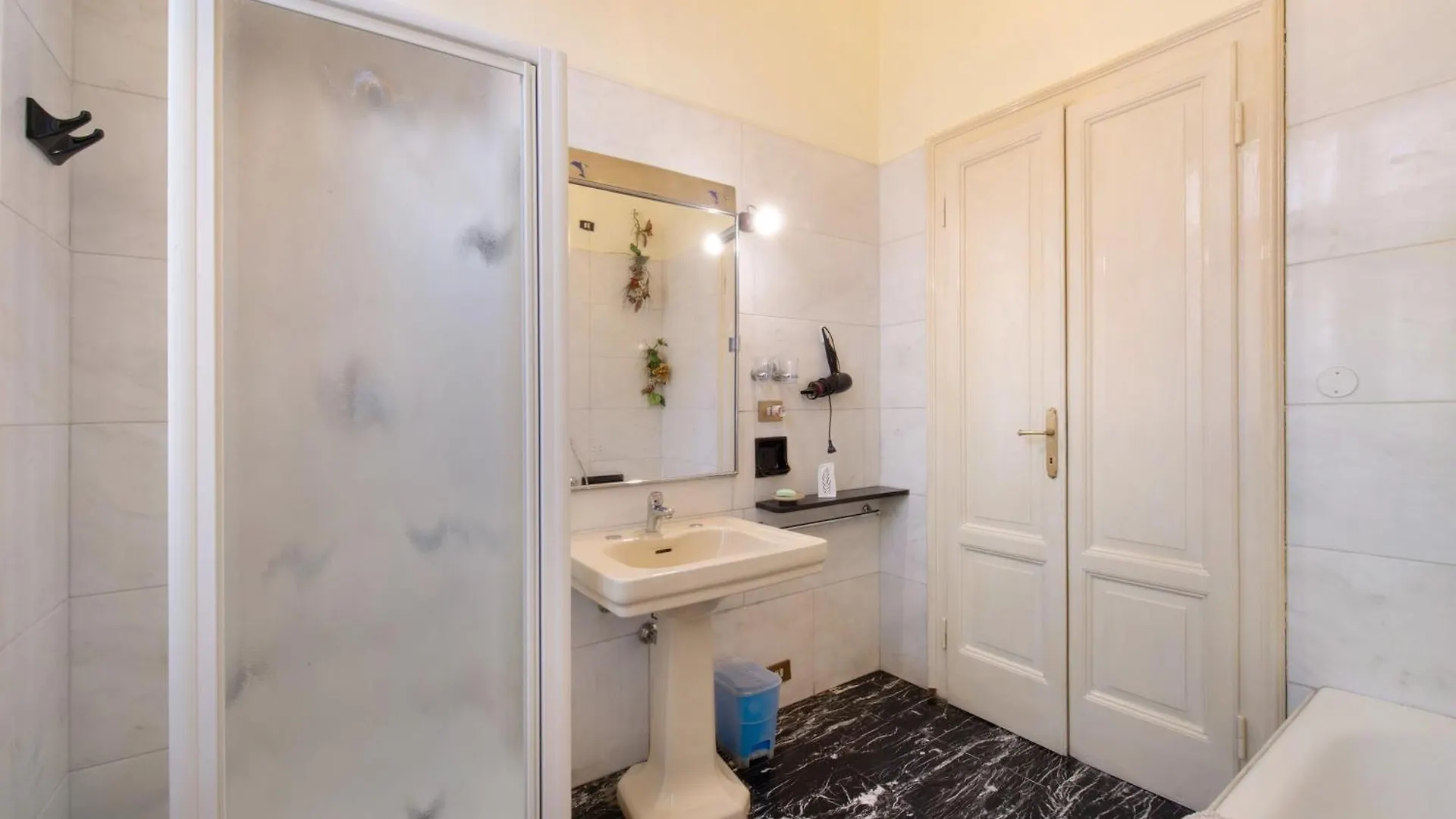 App Mughetto In Villa Marchello Brunate 0*,  İtalya